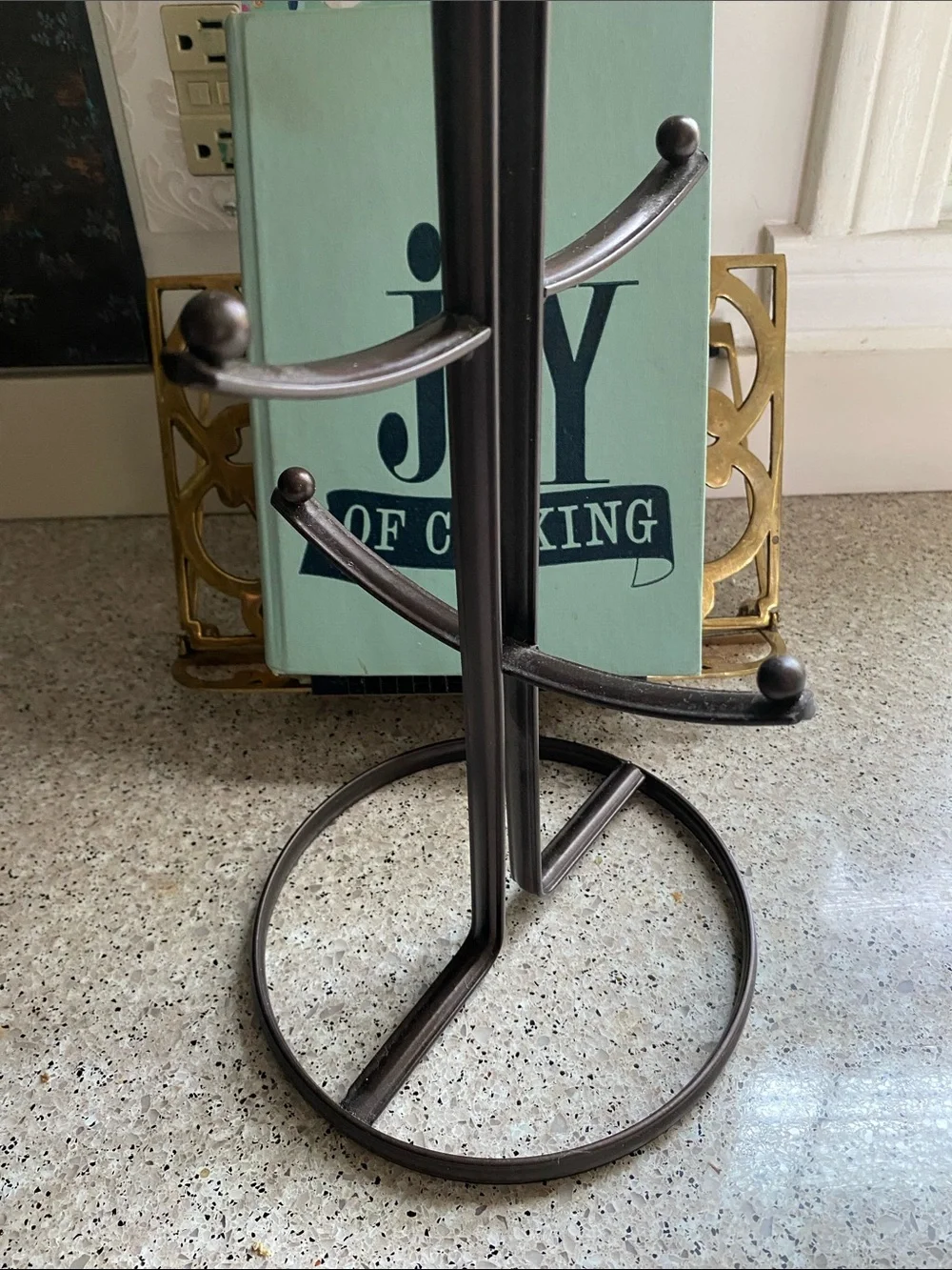 NEW W/OUT TAGS=Spectrum Diversified Antique Bronze 6 Cup Mug Rack